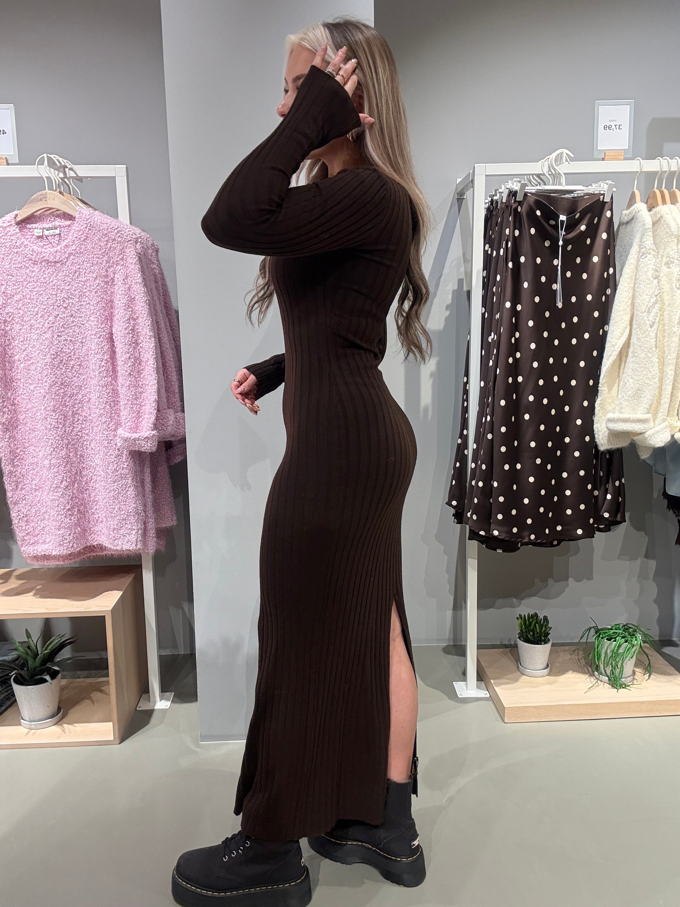 VILUCCA Long Dress - Coffee Bean